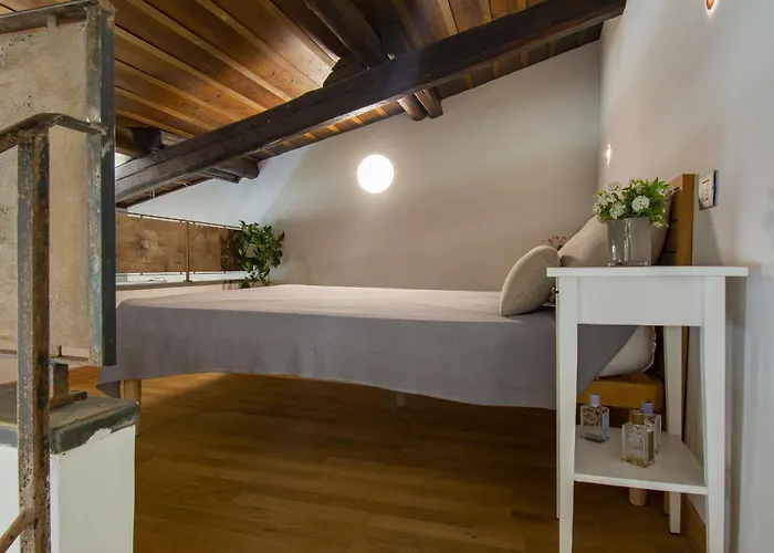 公寓 Toscanelli 10 *